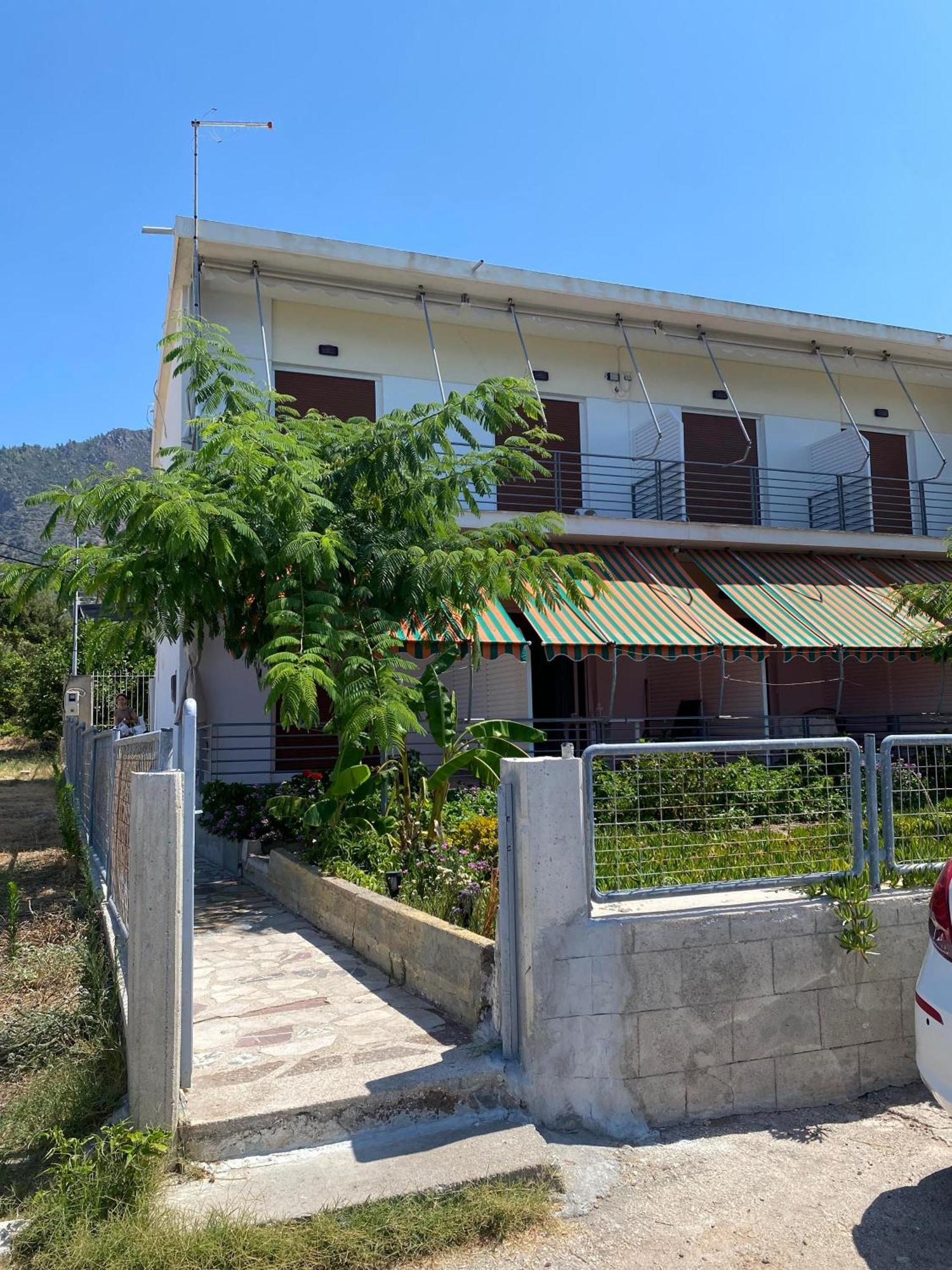 Rania'S House Apartment Methana Ngoại thất bức ảnh